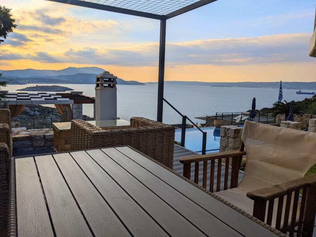 A 4-BERDOOM VILLA WITH AMAZING SEA VIEWS