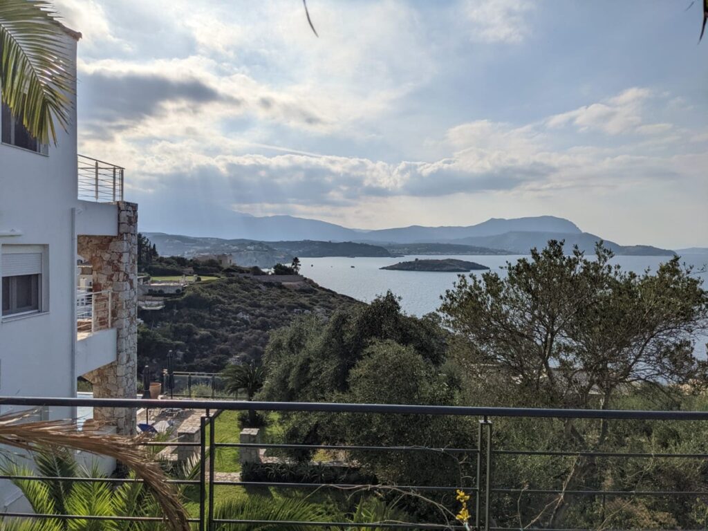 A 4-BERDOOM VILLA WITH AMAZING SEA VIEWS