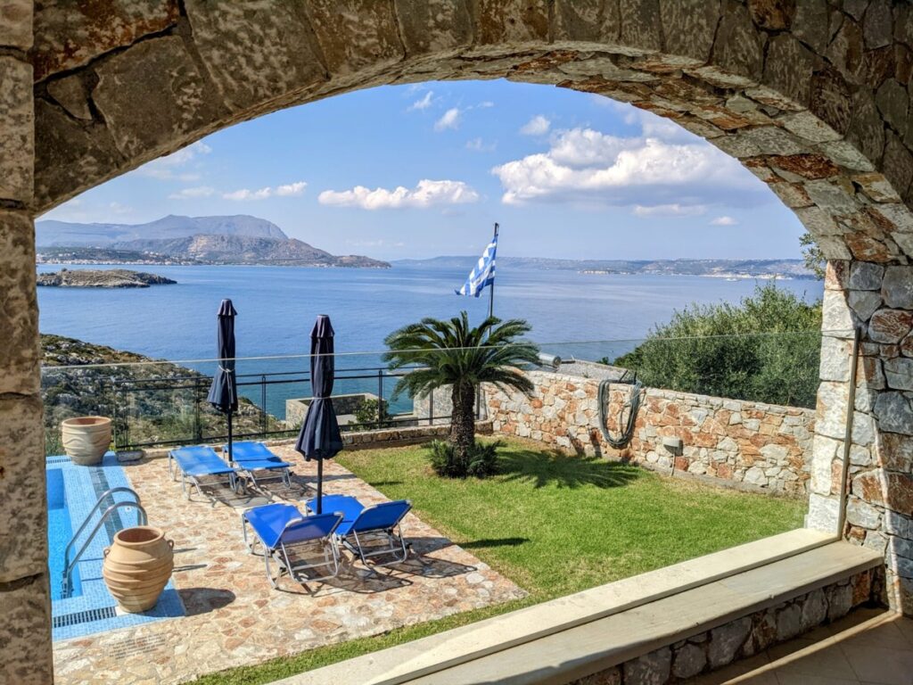 A 4-BERDOOM VILLA WITH AMAZING SEA VIEWS