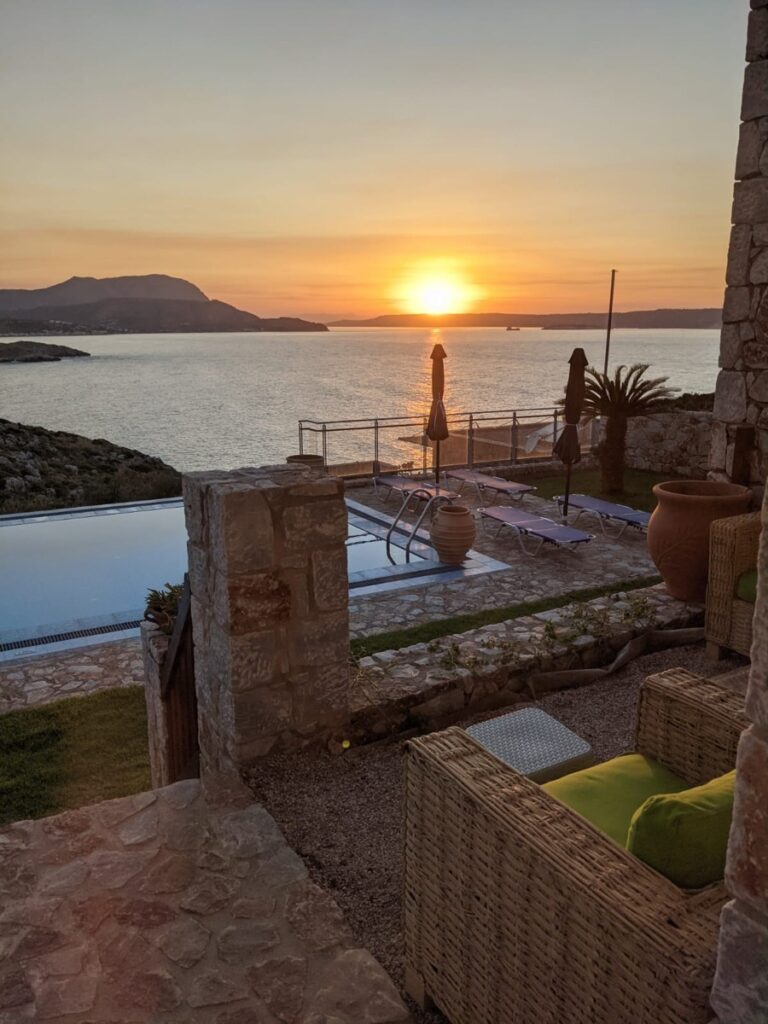 A 4-BERDOOM VILLA WITH AMAZING SEA VIEWS