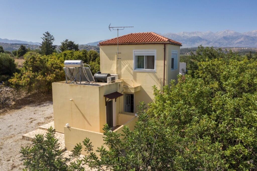 A TWO-LEVEL, TWO BEDROOM VILLA IN ALMYRIDA