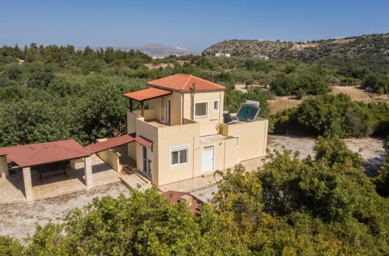 A TWO-LEVEL, TWO BEDROOM VILLA IN ALMYRIDA