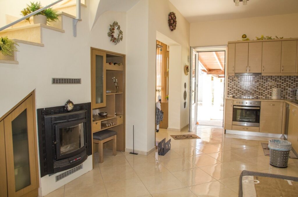 A TWO-LEVEL, TWO BEDROOM VILLA IN ALMYRIDA