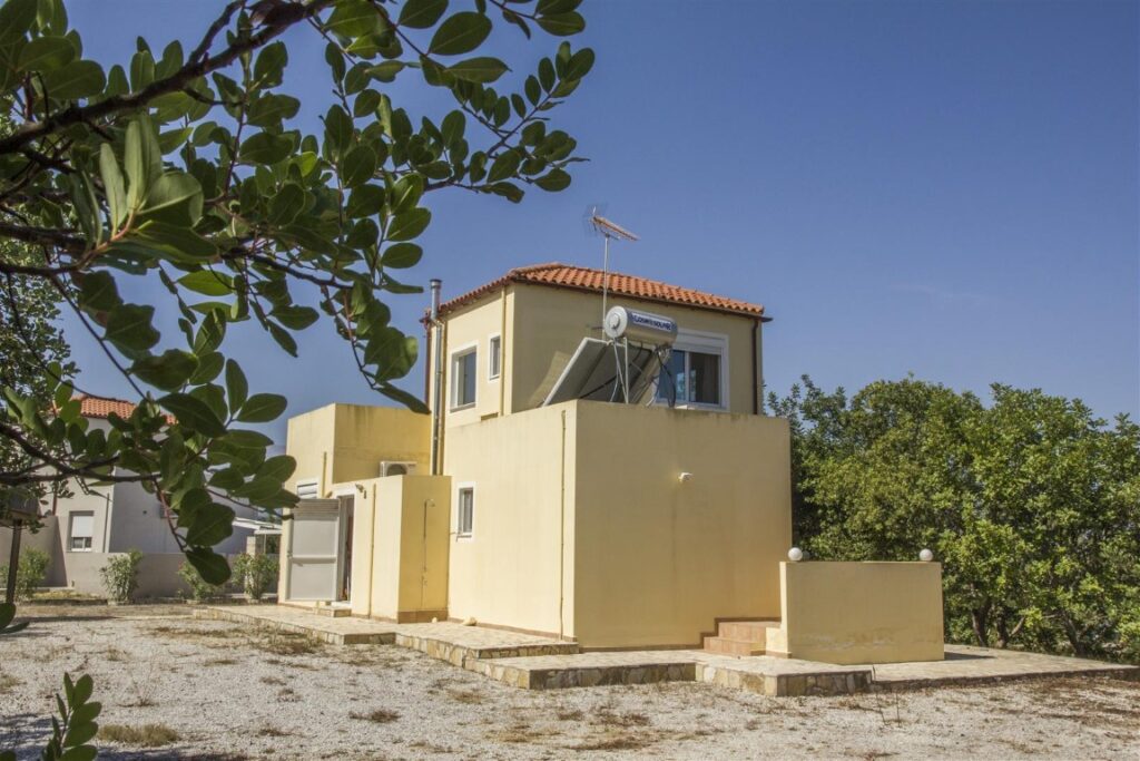 A TWO-LEVEL, TWO BEDROOM VILLA IN ALMYRIDA