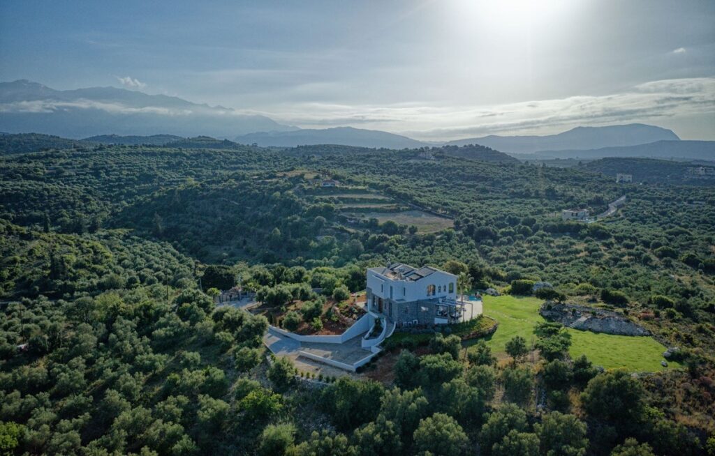 A HOLLYWOOD-LIKE MANSION IN ALMYRIDA