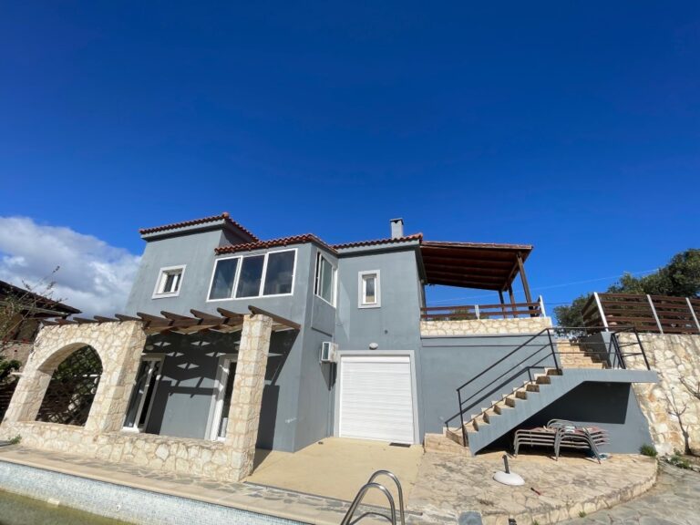 A MOUNTAIN VIEW VILLA IN STALOS