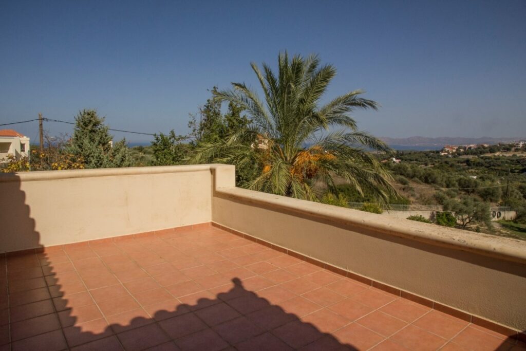 A SPACIOUS VILLA IN GALATAS