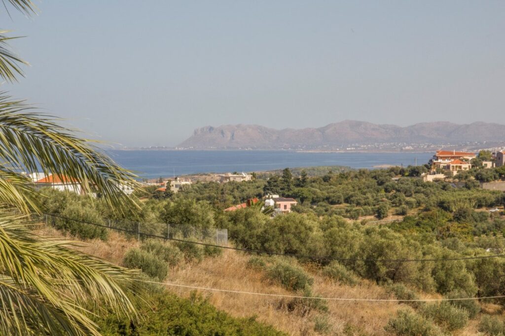 A SPACIOUS VILLA IN GALATAS