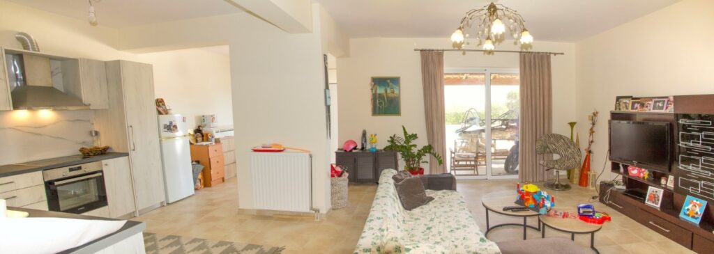 A SPACIOUS VILLA IN GALATAS