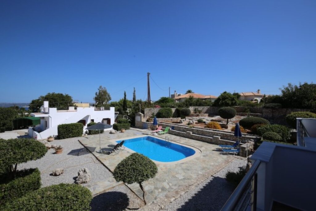 A VILLA WITH A POOL AND VIEWS IN PLAKA