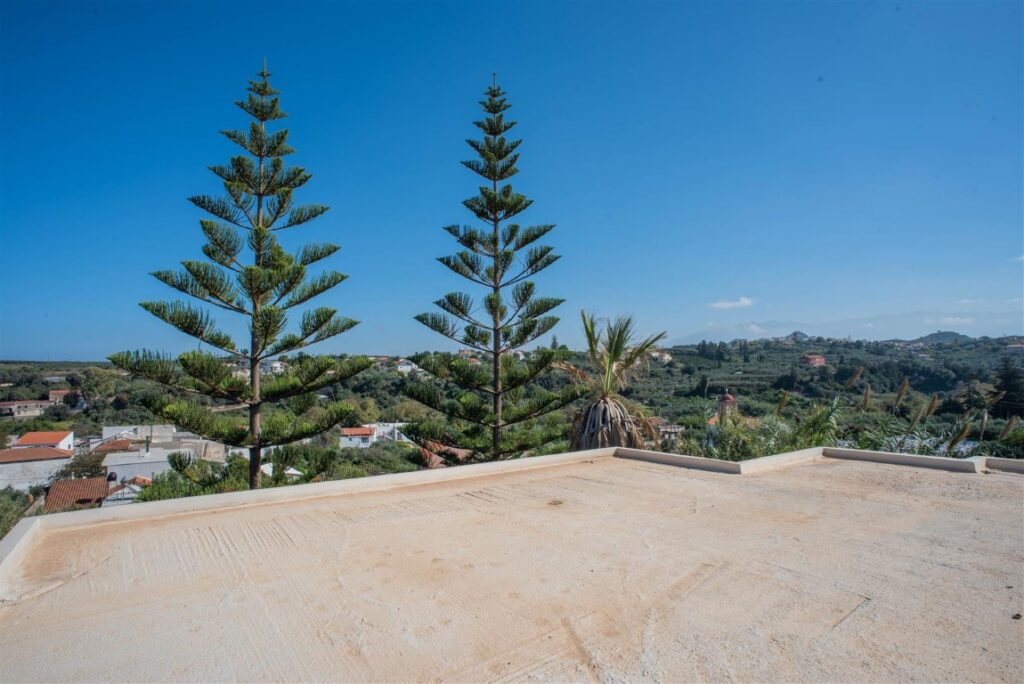 A PROPERTY WITH UNOBSTRUCTED VIEWS IN GERANI