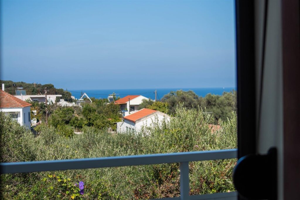 A PROPERTY WITH UNOBSTRUCTED VIEWS IN GERANI