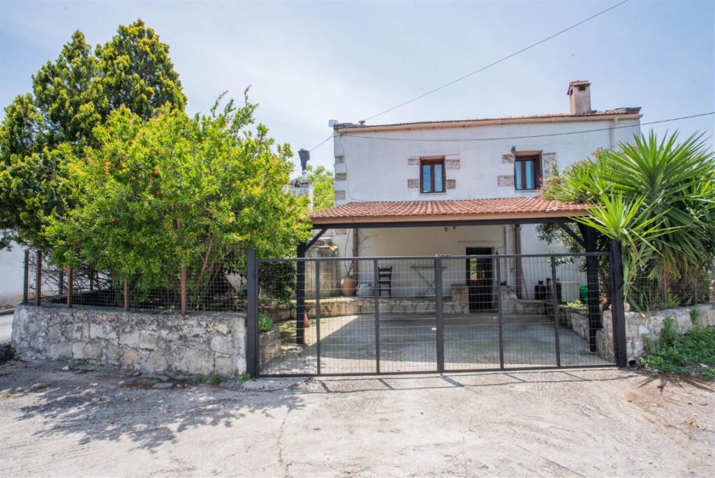 EXCEPTIONAL DOUBLE PROPERTY IN KONTOPOYLA