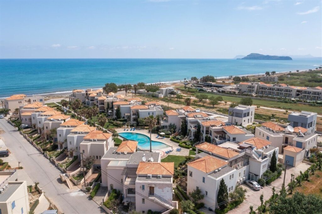 Α TWO-LEVEL CONDO A FEW STEPS FROM THE BEACH OF MALEME