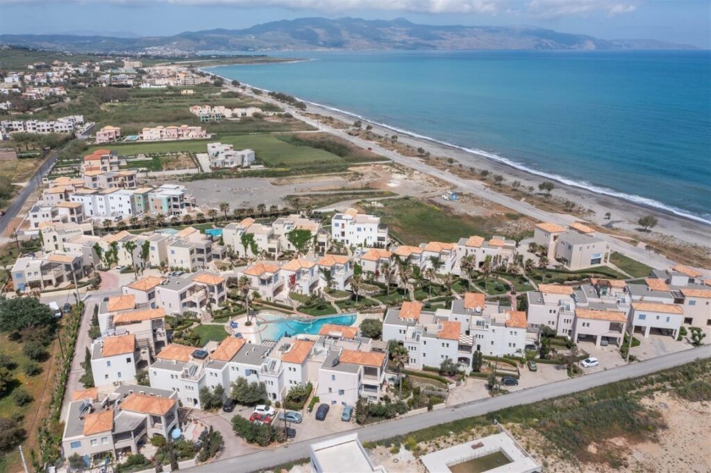 Α TWO-LEVEL CONDO A FEW STEPS FROM THE BEACH OF MALEME