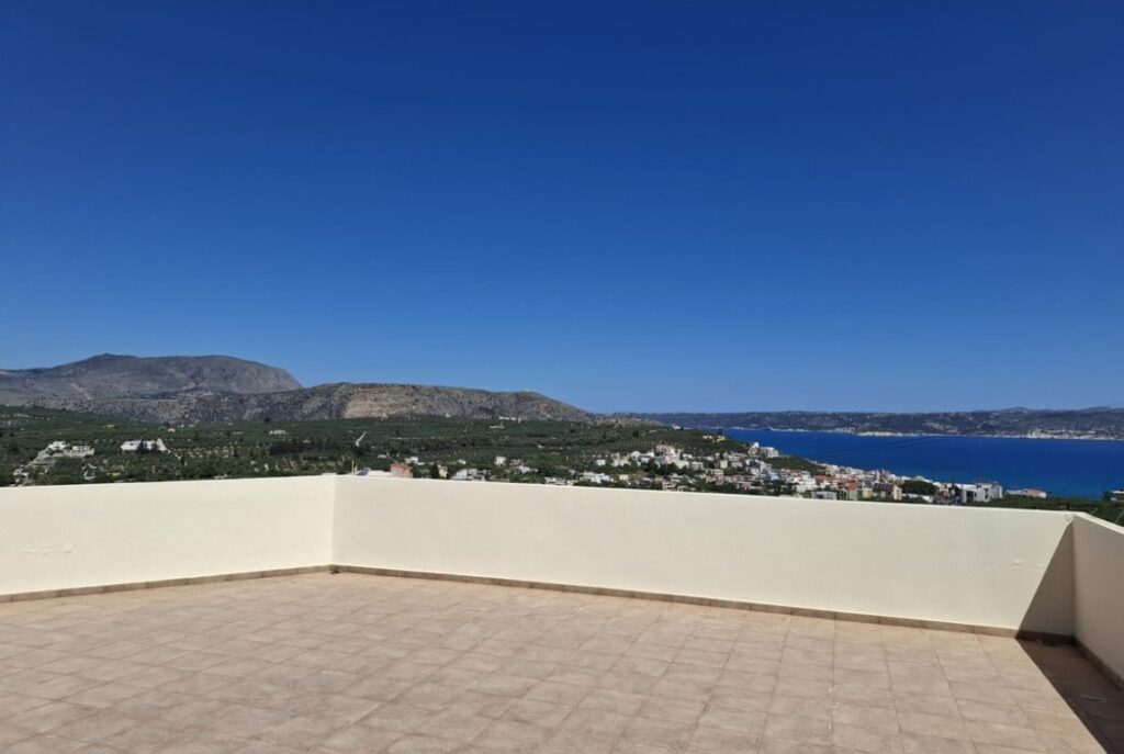 A 3-BEDROOM HOUSE WITH A POOL & PANORAMIC VIEWS IN KALYVES