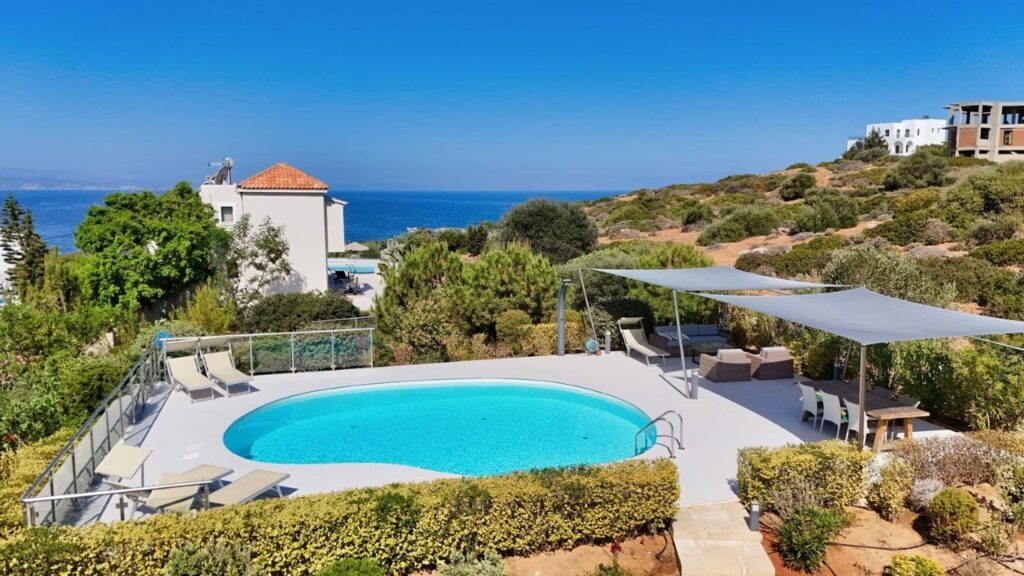 AMAZING VILLA WITH A POOL IN TERSANAS