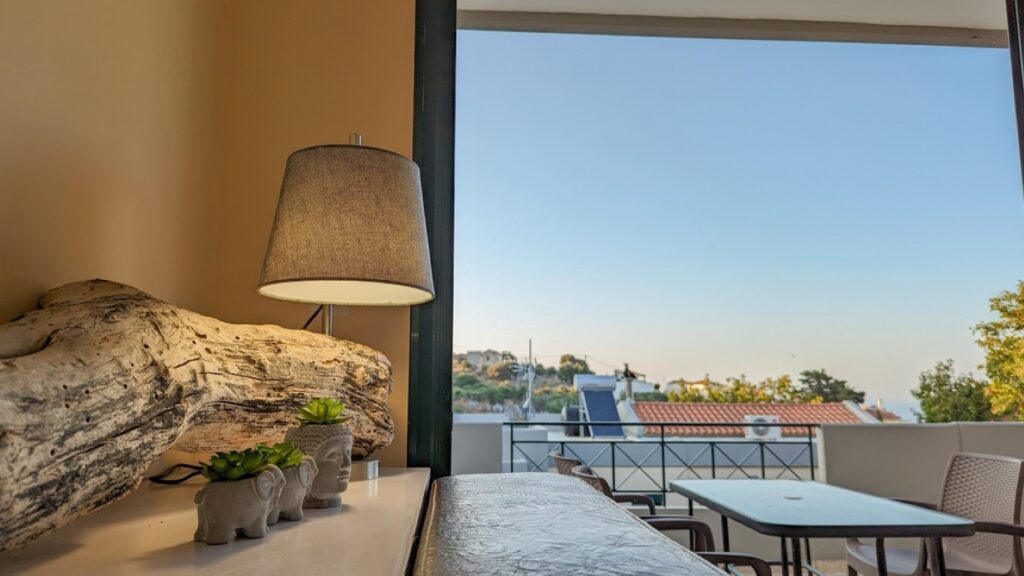 A SPACIOUS MAISONETTE IN KEFALAS