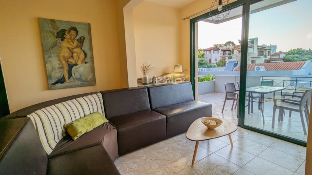 A SPACIOUS MAISONETTE IN KEFALAS