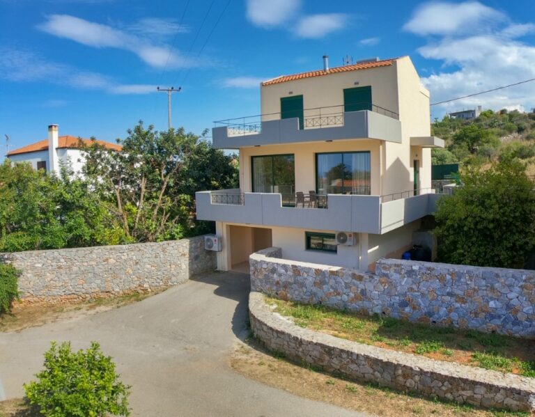 A SPACIOUS MAISONETTE IN KEFALAS