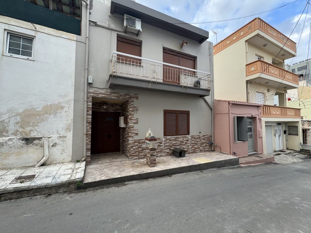 A Three-bedroom Two-Storey House in Nea Chora