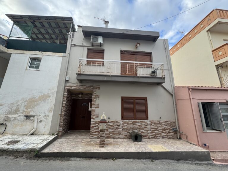 A Three-bedroom Two-Storey House in Nea Chora