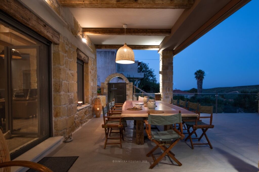 A WONDERFUL 300 SQM VILLA IN KOLYMVARI