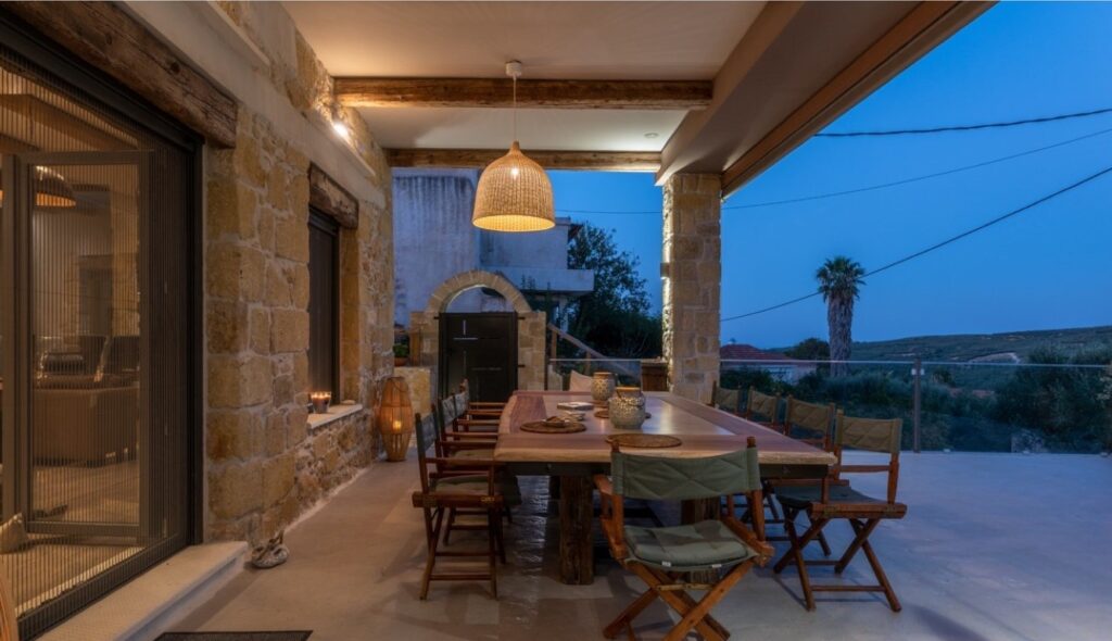 A STUNNING 300 SQM VILLA IN KOLYMVARI