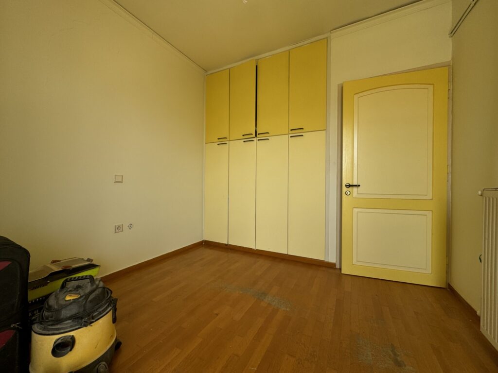 SPACIOUS 4-BEDROOM APARTMENT IN KOUMPES