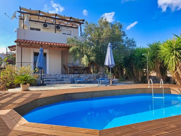 SEA VIEW HOUSE WITH POOL AND RENTAL INCOME IN KEFALAS