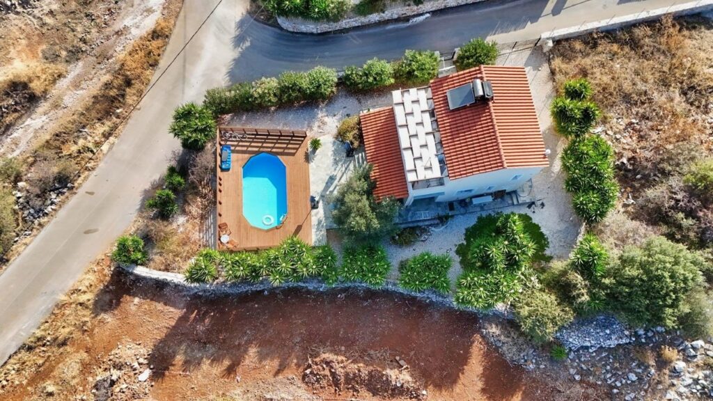 SEA VIEW HOUSE WITH POOL AND RENTAL INCOME IN KEFALAS