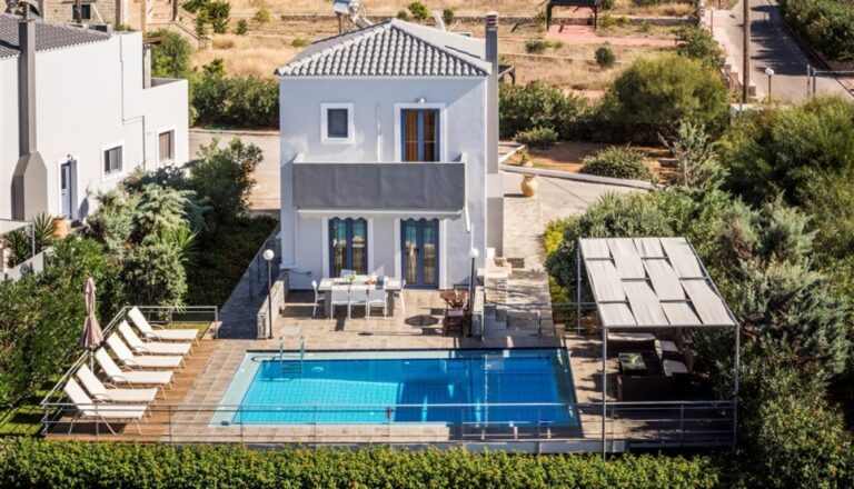 181 SQM VILLA IN STAVROS