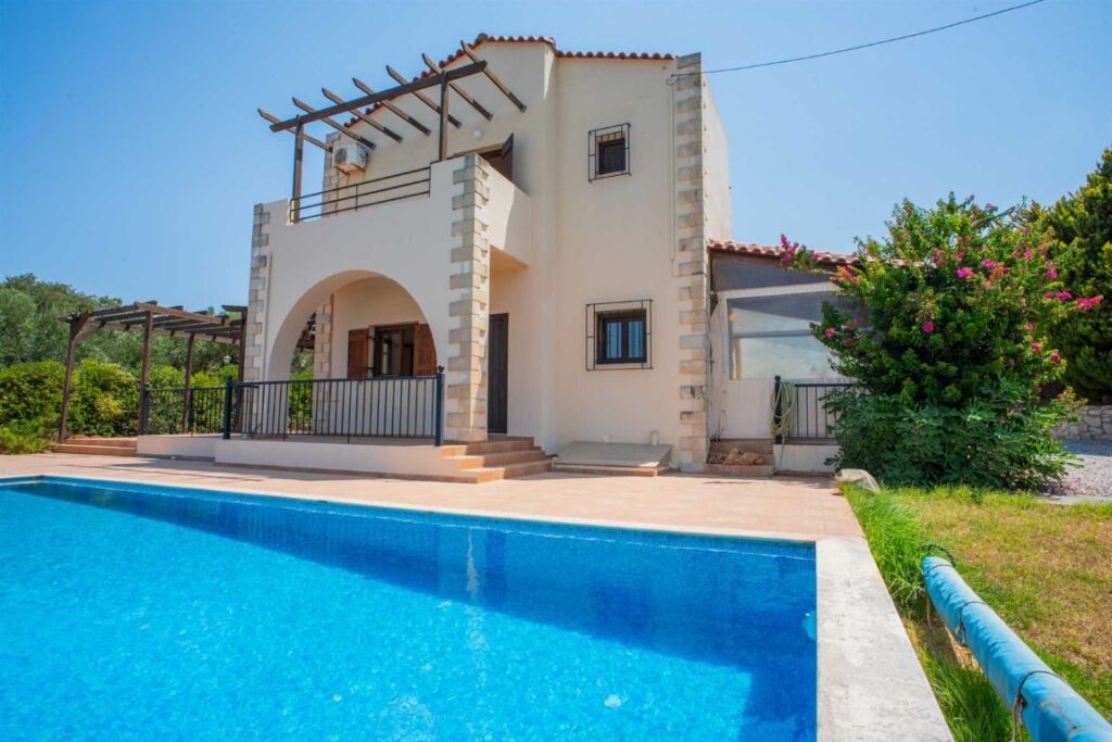 OUTSTANDING SPACIOUS SEA VIEW VILLA IN VOUVES