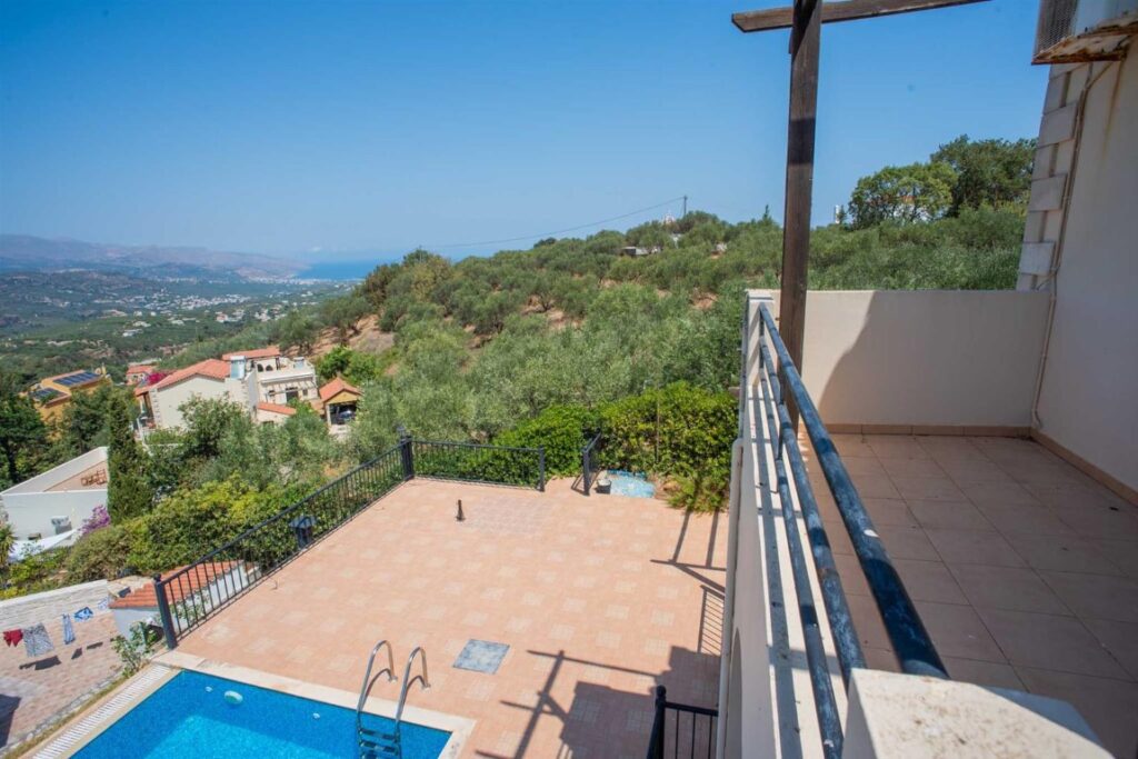 OUTSTANDING SPACIOUS SEA VIEW VILLA IN VOUVES