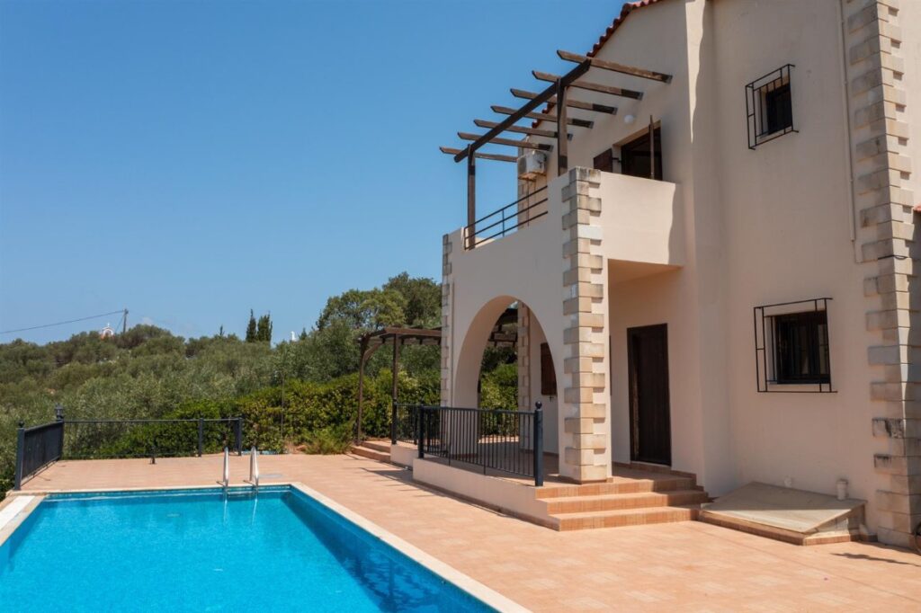 OUTSTANDING SPACIOUS SEA VIEW VILLA IN VOUVES