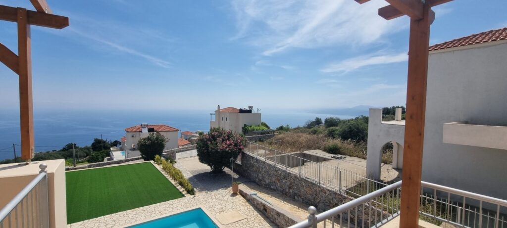 LUXURY 3-BEDROOM VILLA IN KEFALAS WITH PRIVATE POOL AND UNOBSTRUCTED SEA & MOUNTAIN VIEWS