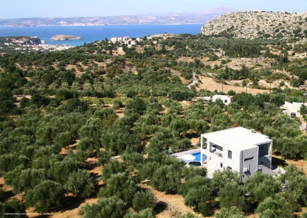 MODERN SEASIDE LUXURY VILLA WITH PRIVATE POOL AND PANORAMIC VIEWS IN ALMYRIDA