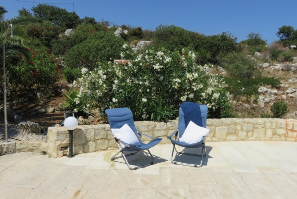 SEA-VIEW HOUSE WITH GUEST APARTMENT & POOL IN PLAKA