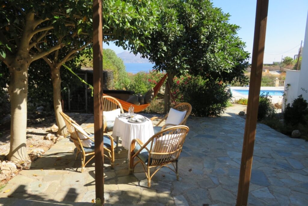 SEA-VIEW HOUSE WITH GUEST APARTMENT & POOL IN PLAKA