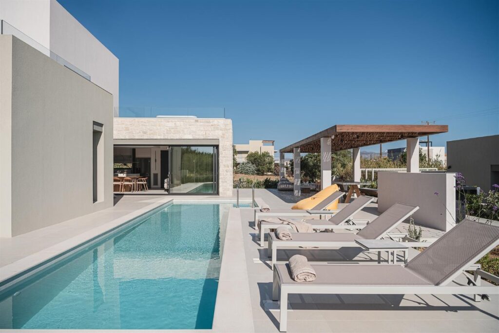 A NEW COMPLEX OF LUXURY VILLAS A FEW STEPS FROM THE BEACH OF MALEME