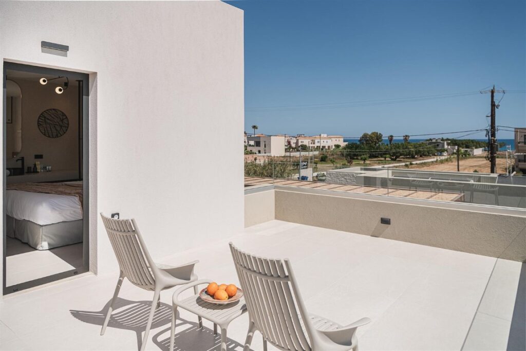 A NEW COMPLEX OF LUXURY VILLAS A FEW STEPS FROM THE BEACH OF MALEME