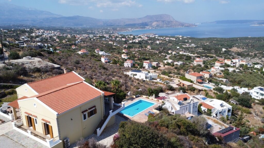 SEA VIEW VILLA WITH A POOL AND SIGNIFICANT EXTRA CAPACITY IN KOKKINO CHORIO