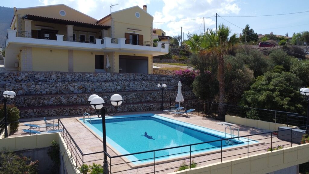 SEA VIEW VILLA WITH A POOL AND SIGNIFICANT EXTRA CAPACITY IN KOKKINO CHORIO