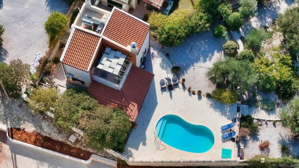 TWO BEDROOM HOUSE WITH A POOL AMAZING GARDEN & SEA VIEW IN ASPRO