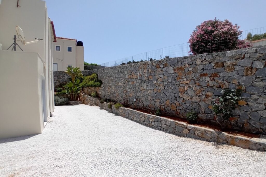 FOR SALE A THREE BEDROOM SEA VIEW VILLA WITH A POOL IN KEFALAS