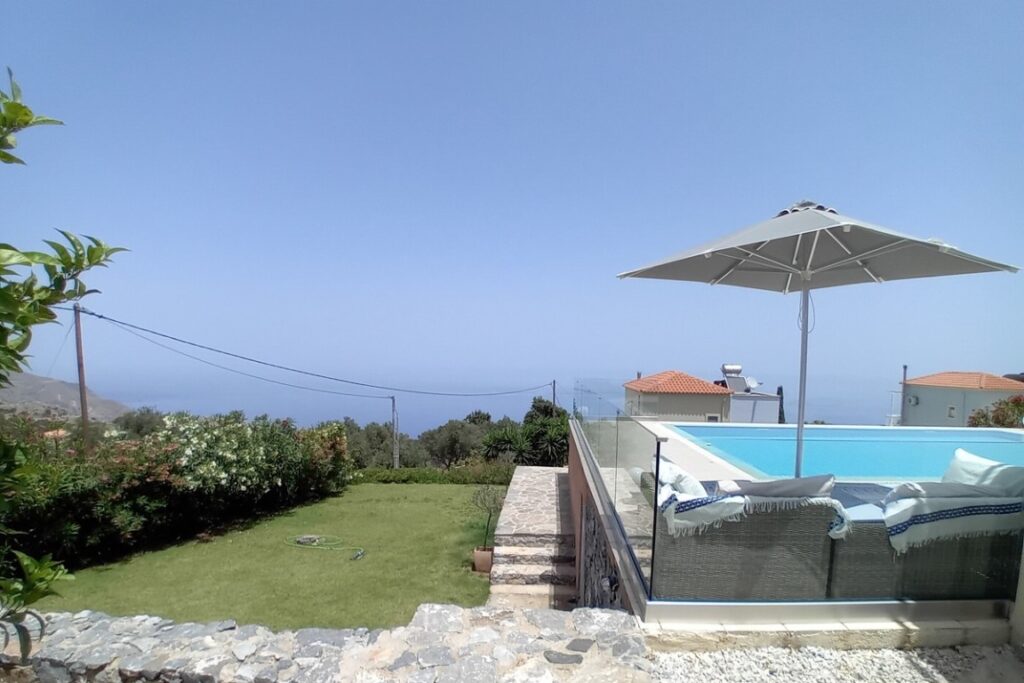 FOR SALE A THREE BEDROOM SEA VIEW VILLA WITH A POOL IN KEFALAS