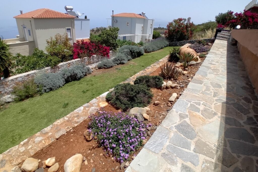 FOR SALE A THREE BEDROOM SEA VIEW VILLA WITH A POOL IN KEFALAS