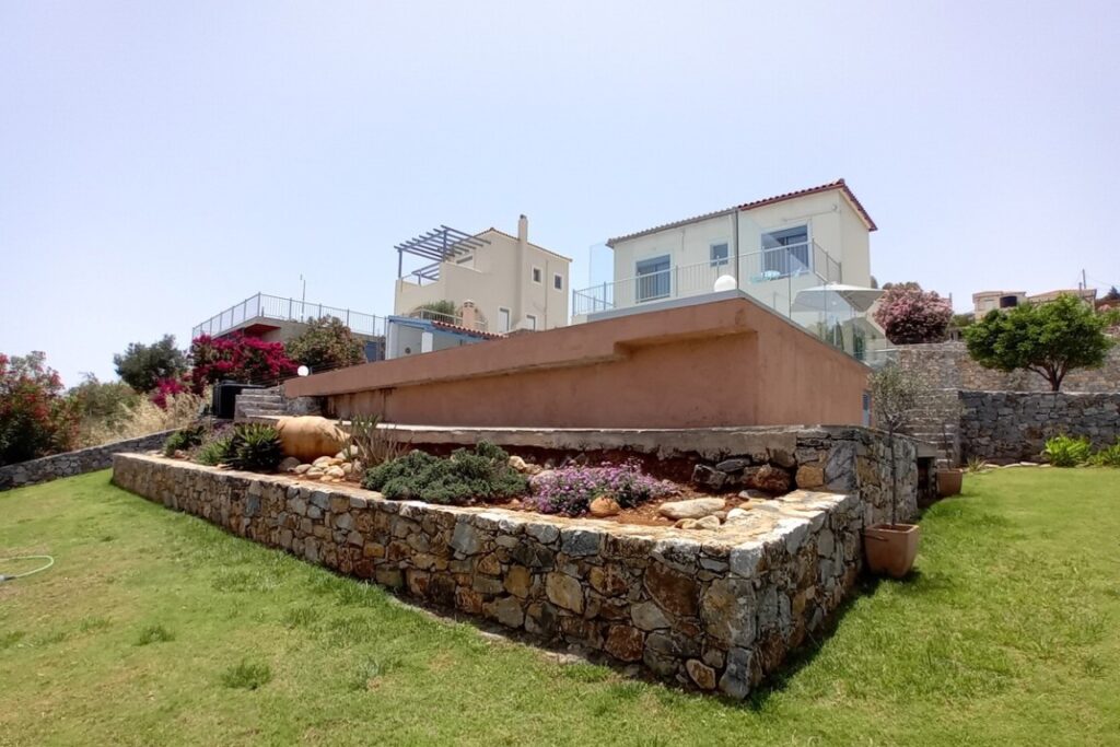 FOR SALE A THREE BEDROOM SEA VIEW VILLA WITH A POOL IN KEFALAS