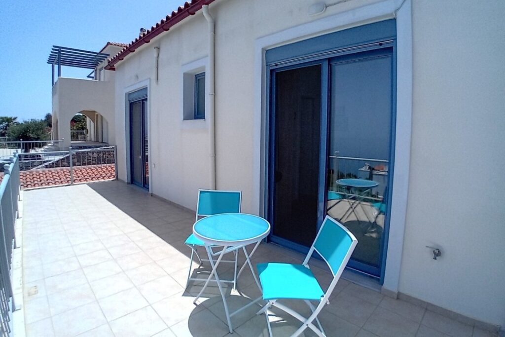 FOR SALE A THREE BEDROOM SEA VIEW VILLA WITH A POOL IN KEFALAS