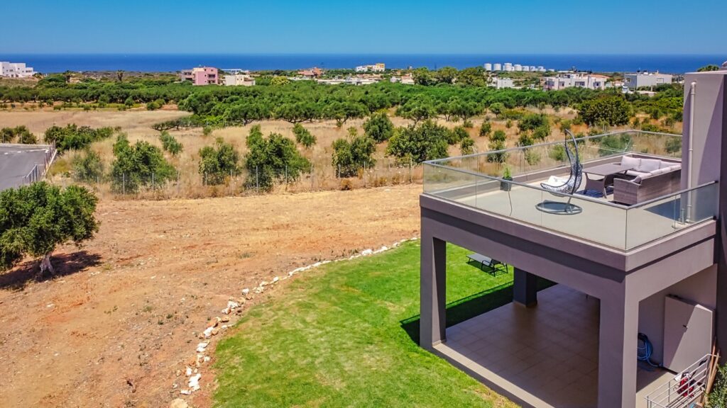 EXCLUSIVE LUXURY VILLA FOR SALE IN PRIME LOCATION IN AGIOS ONOUFRIOS